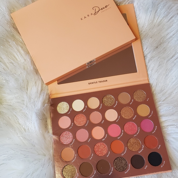 Pro11 Gentle Teaser Eyeshadow Palette from Kara Beauty - Picture 2 of 5